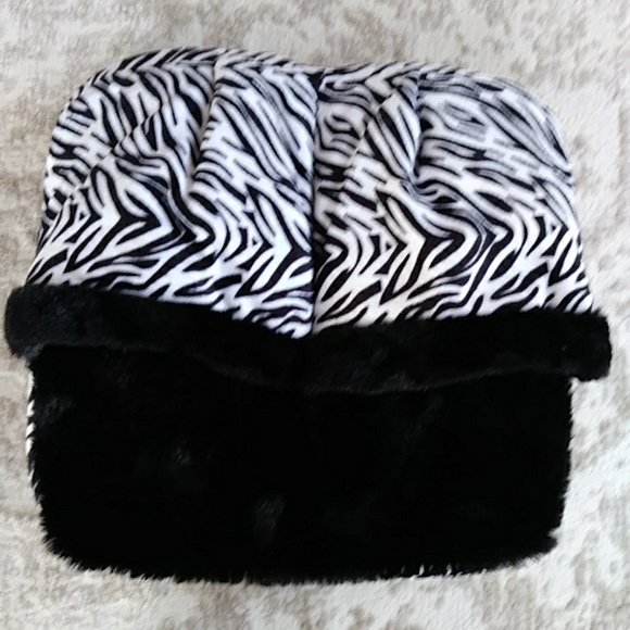 NWOT Health Touch Vibrationg Foot Massager with Comfort Fabric Black White - Picture 6 of 16